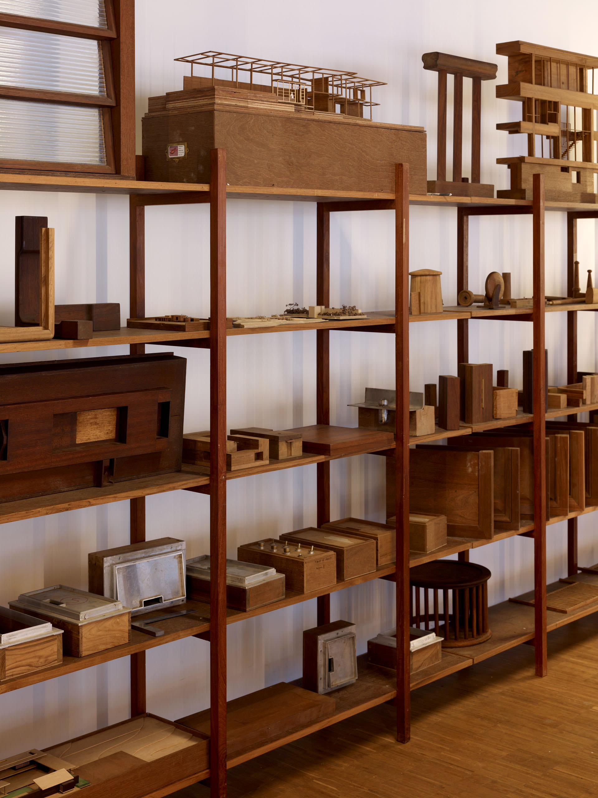 E11328 AP45 028220 j2560